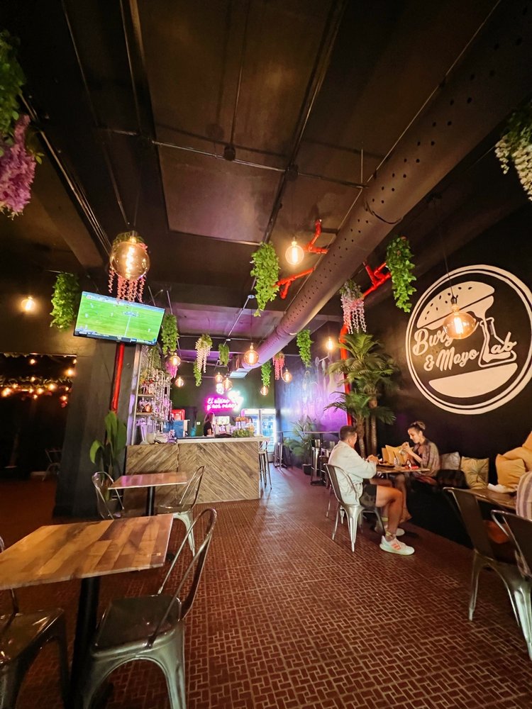Burgers Mayo Lab Restaurant Interior Pinones Beach