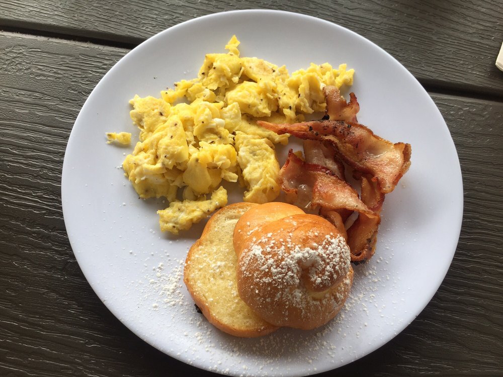 Cafe Tresbe Breakfast Plate Pinones Beach