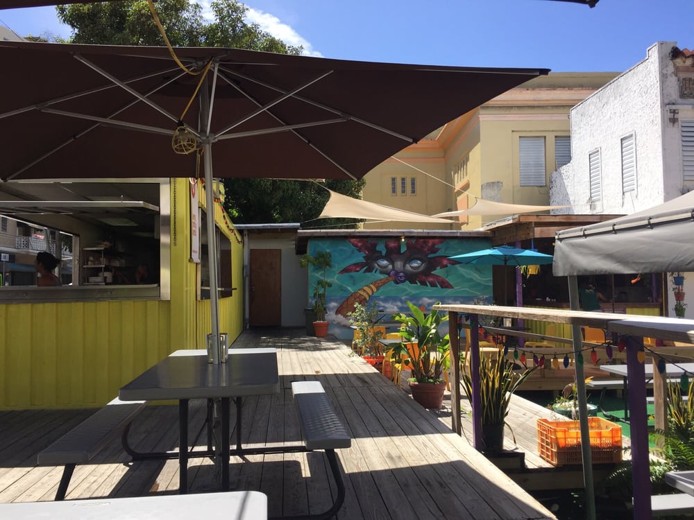 Cafe Tresbe Outdoor Dining Pinones Beach