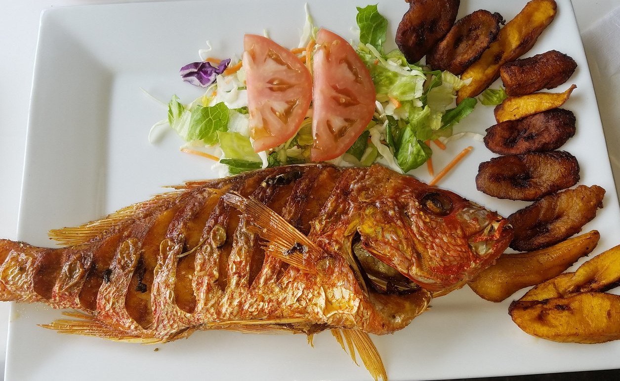 El Nuevo Acuario Whole Fried Fish Pinones Beach