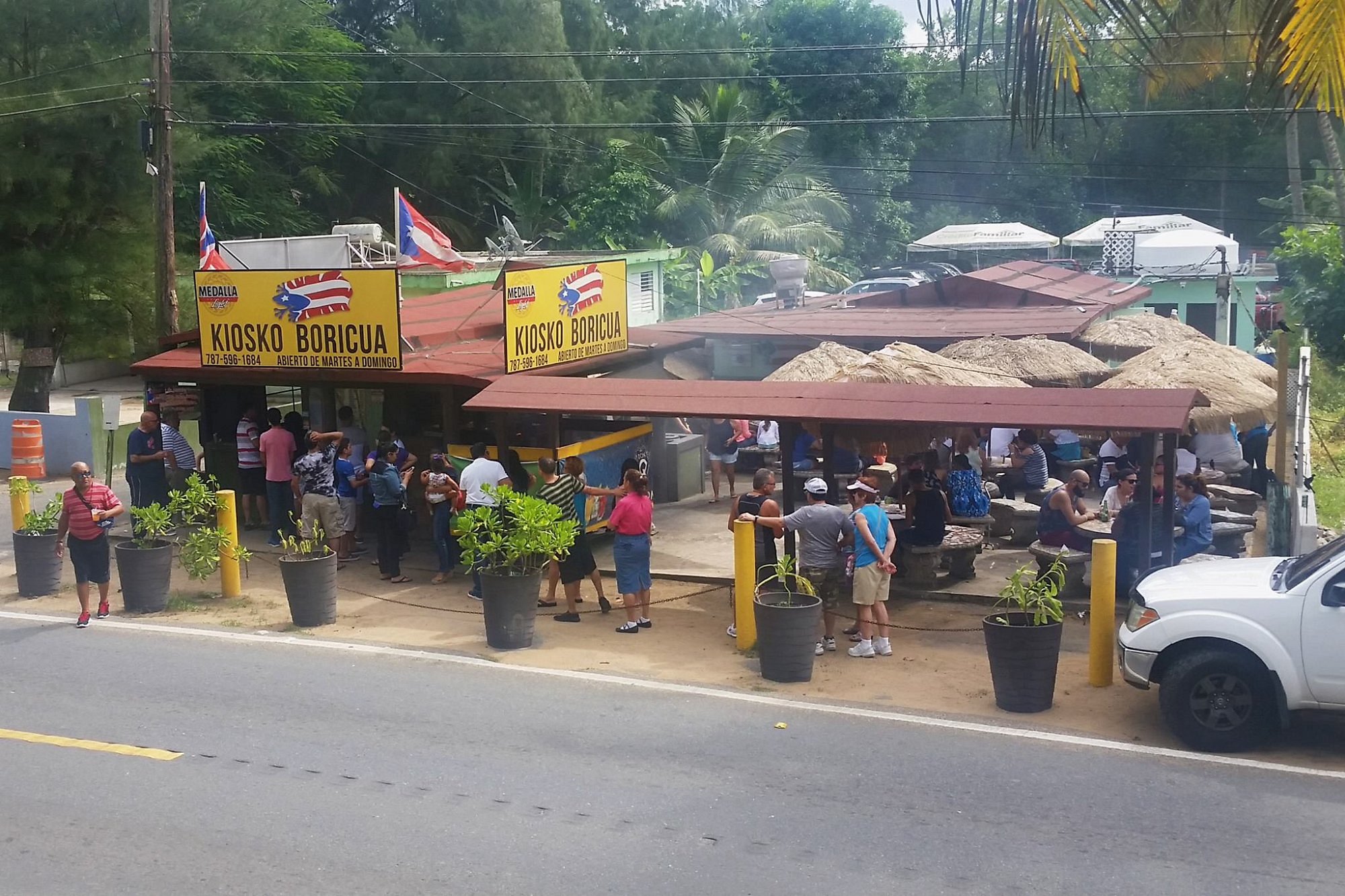 Kiosko El Boricua Front Kiosk Pinones Beach