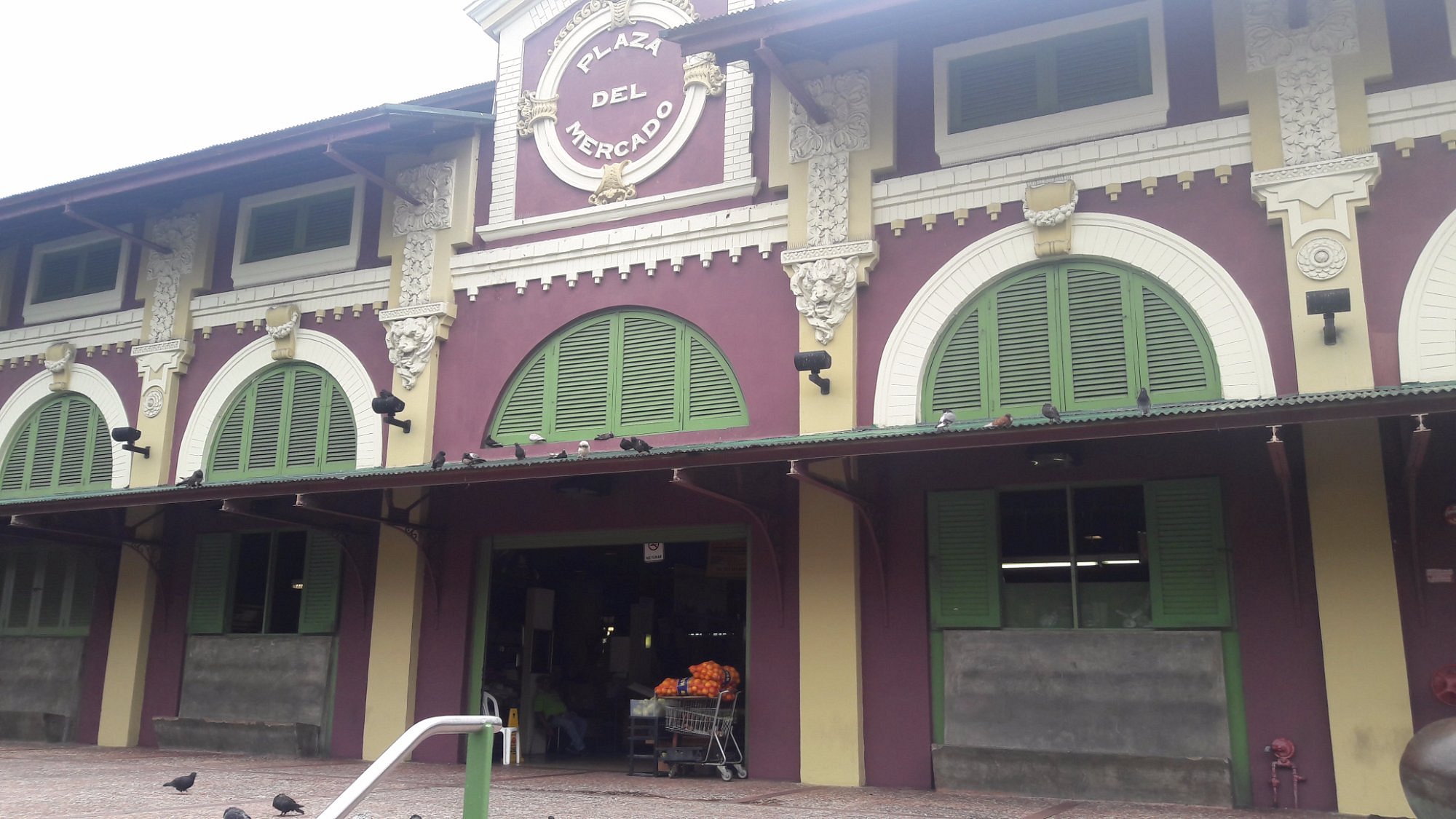 La Placita De Santurce Entrance Pinones Beach