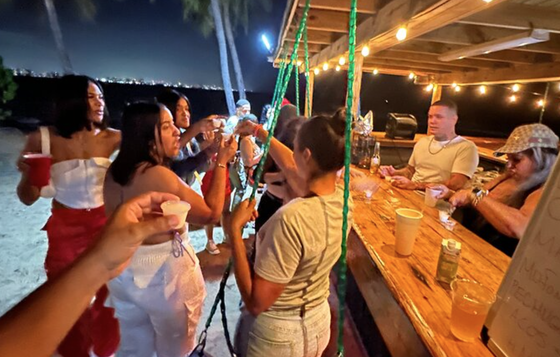 Pinones Food Kiosks Chinchorros Nightlife Crowd Pinones Beach