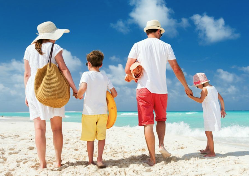 What To Pack For A Day At Pinones Beach