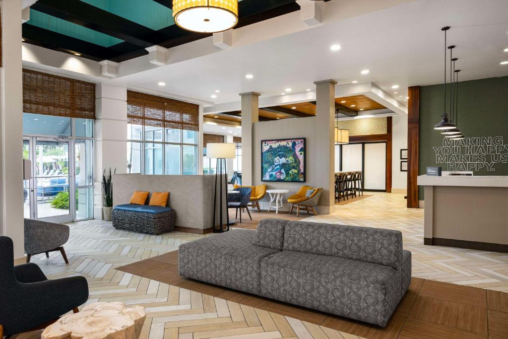 Hampton Inn And Suites Pinones Beach Puerto Rico Lobby